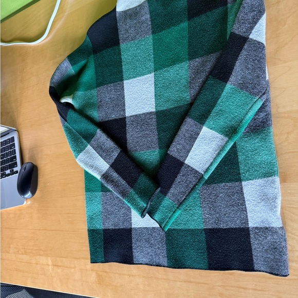 Tahari Mock Neck Plaid Sweater Size XS - Picture 3 of 7